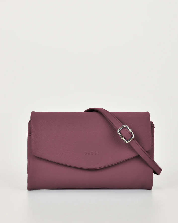 Chelsea Leather Crossbody Wallet